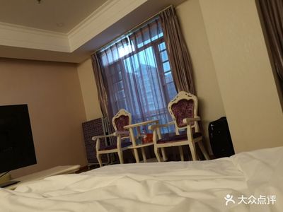 “这里服务周到,环境舒适,三餐三点料理丰富.”-致爱月子中心-佛山亲子